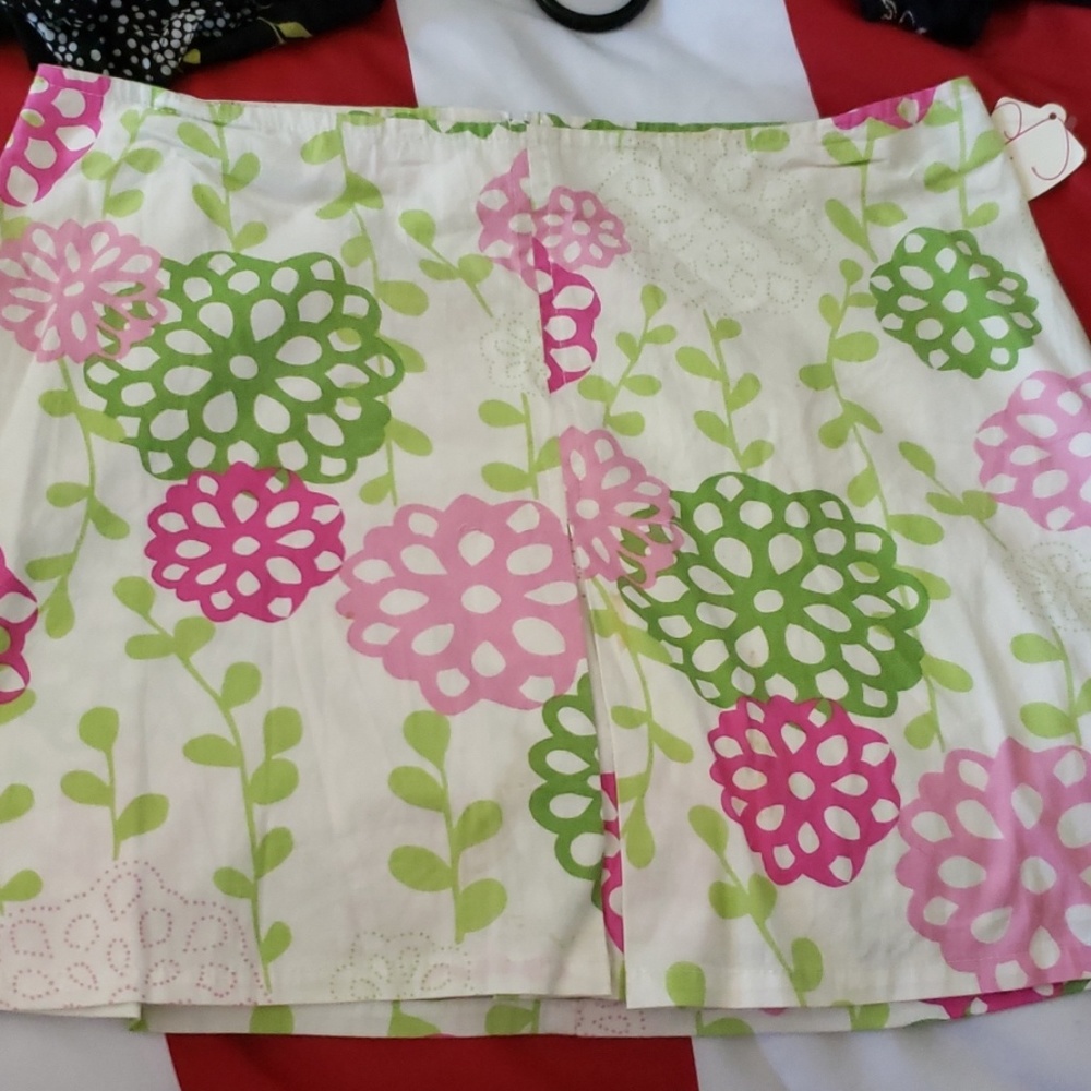 Cute floral short skirt
